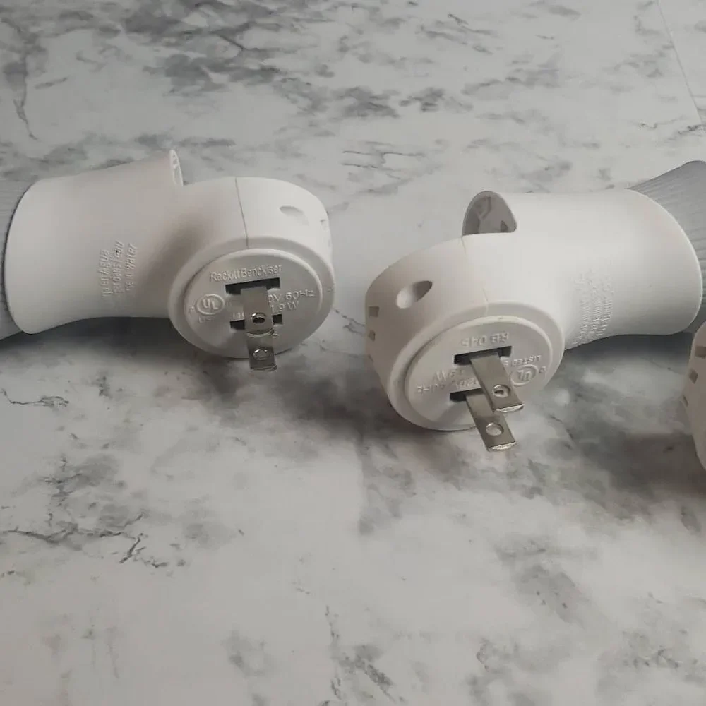 5 Preowned Airwick Plug Diffusers‎
